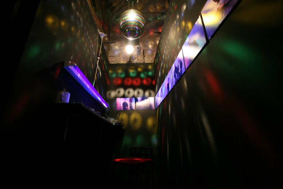 296769_467666789932836_381491207_n